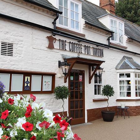 The Coffee Pot Tavern Bed & Breakfast Potterspury Exterior photo