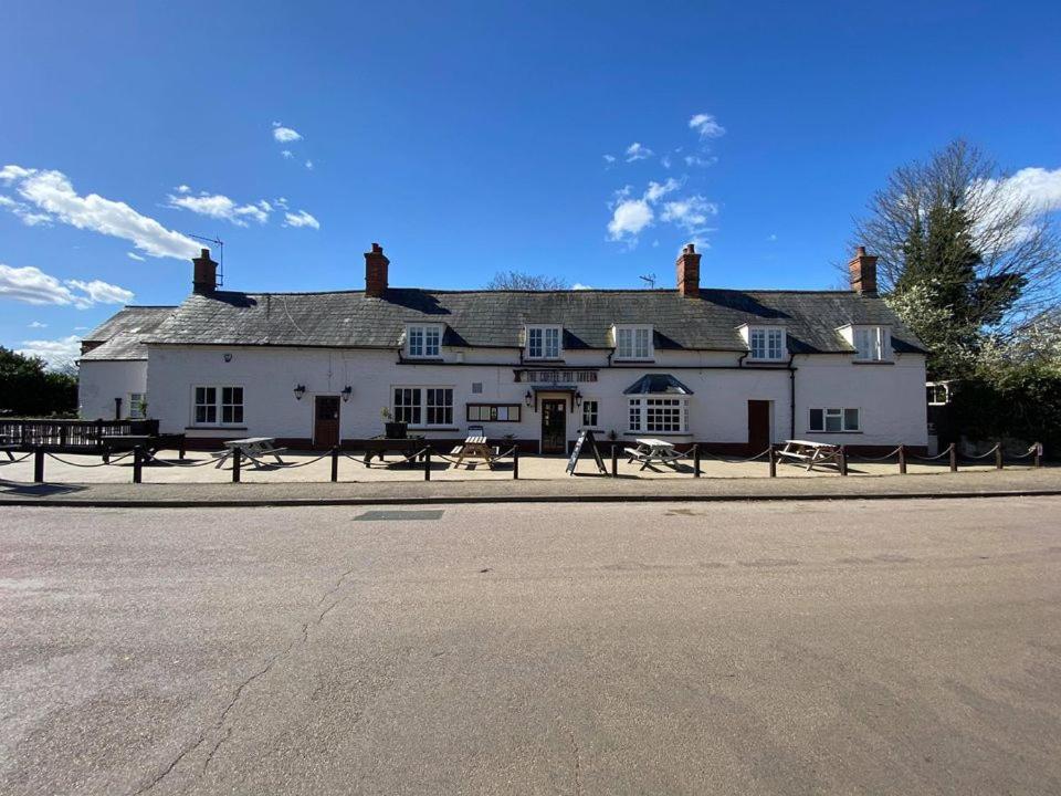 The Coffee Pot Tavern Bed & Breakfast Potterspury Exterior photo
