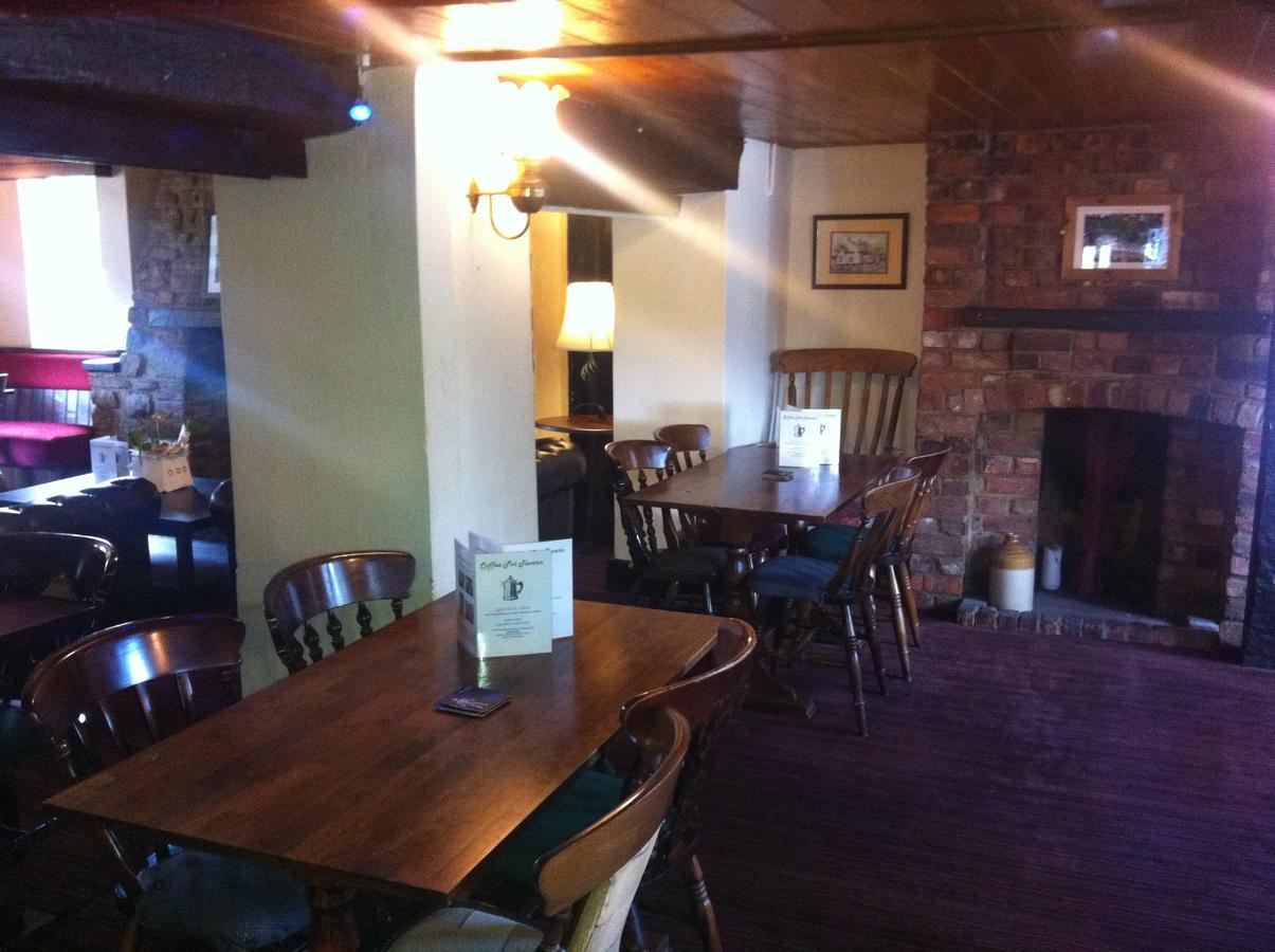 The Coffee Pot Tavern Bed & Breakfast Potterspury Exterior photo